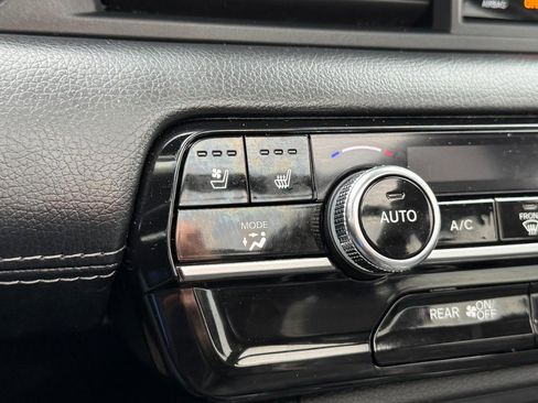 Used 2025 Honda Pilot Elite image 19