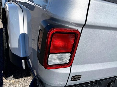 Used 2022 Jeep Gladiator Mojave w/ Trailer Tow Package image 31