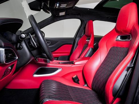 Used 2020 Jaguar F-PACE SVR image 19