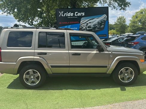 Used 2006 Jeep Commander 4WD image 8