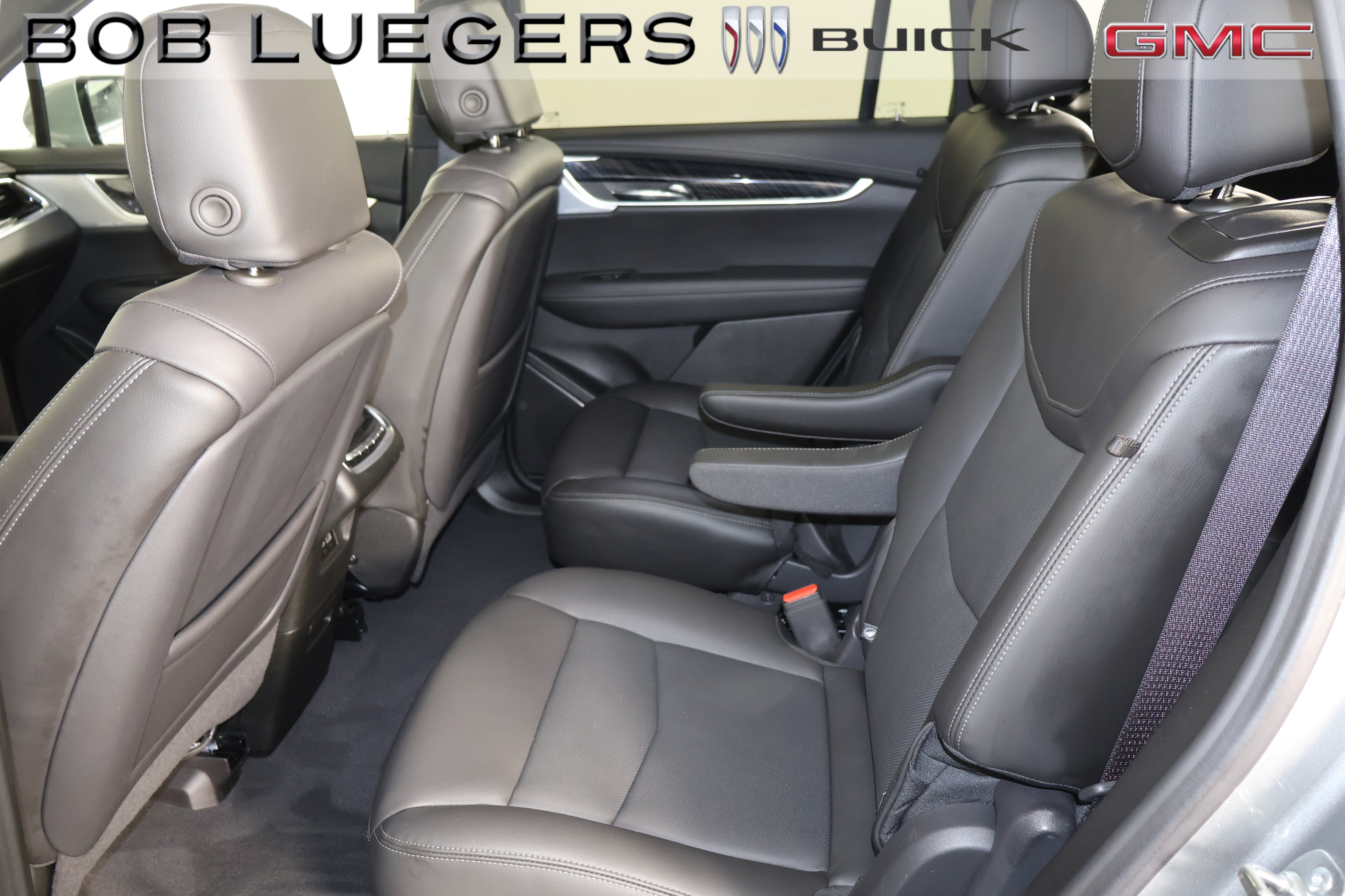 Certified 2025 Cadillac XT6 Premium Luxury FWD image 12