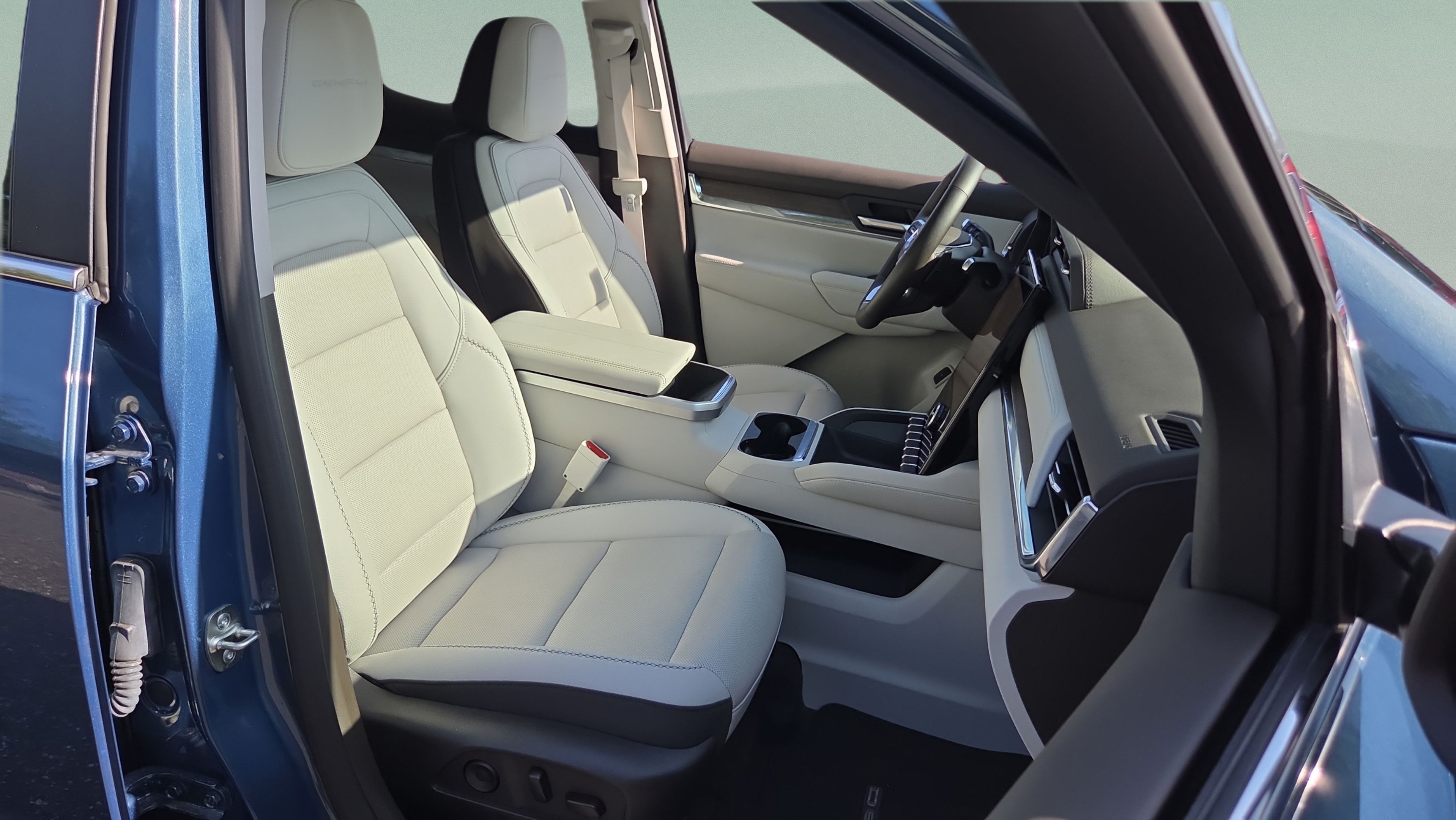 Used 2026 GMC Terrain Denali AWD/4WD image 15