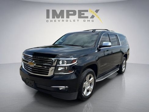 Used 2018 Chevrolet Suburban Premier AWD/4WD image 1