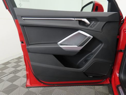 Used 2025 Audi Q3 2.0T Premium Plus w/ Premium Plus Package image 25