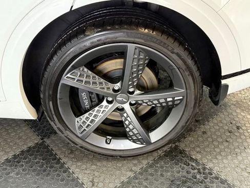 Used 2023 Genesis GV70 2.5T w/ Sport Prestige Package image 13