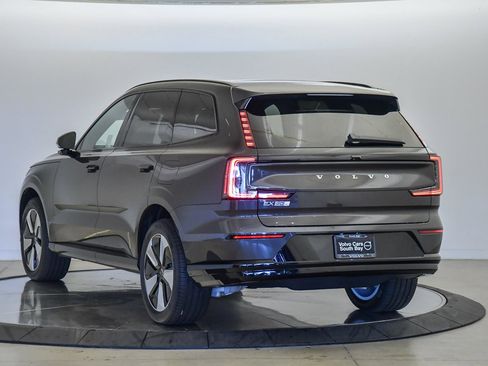 New 2025 Volvo EX90 Plus image 2