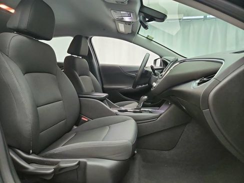 Used 2017 Chevrolet Malibu LT FWD image 21