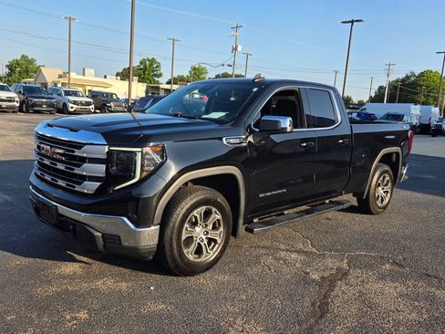 Used 2022 GMC Sierra 1500 SLE w/ X31 Off-Road Package AWD/4WD image 3