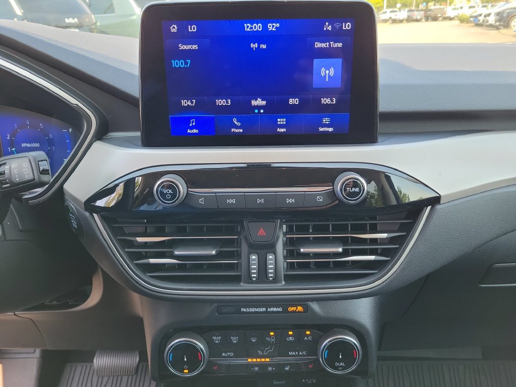 Used 2022 Ford Escape SEL w/ Technology Package FWD image 17