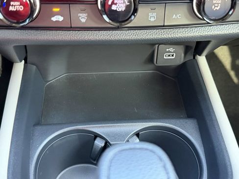 Used 2025 Honda HR-V LX image 24