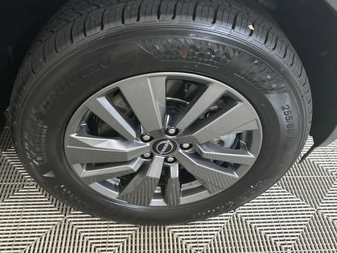 Used 2025 Nissan Pathfinder SV image 10