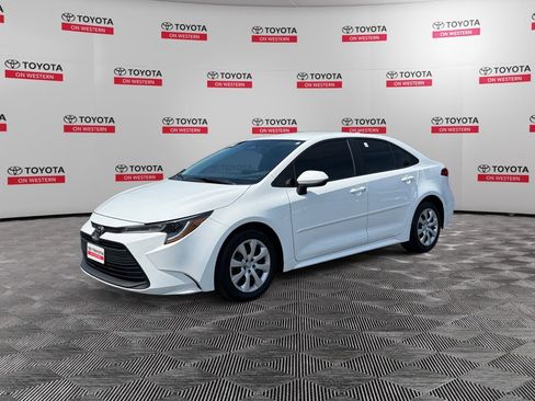 Certified 2024 Toyota Corolla LE FWD image 1