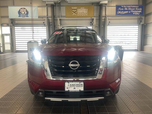 Used 2022 Nissan Pathfinder Platinum w/ Lighting Package (N93) AWD/4WD image 2