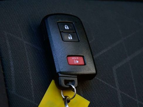 Used 2018 Toyota Tacoma TRD Off-Road image 28