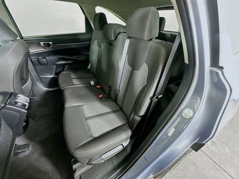 Certified 2023 Kia Sorento LX FWD image 28