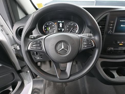 Used 2023 Mercedes-Benz Metris image 19
