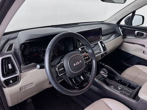 Used 2022 Kia Sorento S image 9