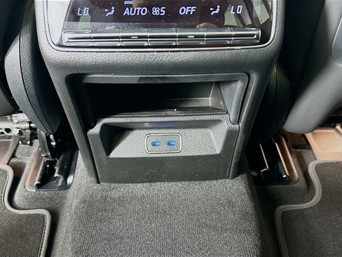 Certified 2026 Mercedes-Benz GLS 450 4MATIC image 33