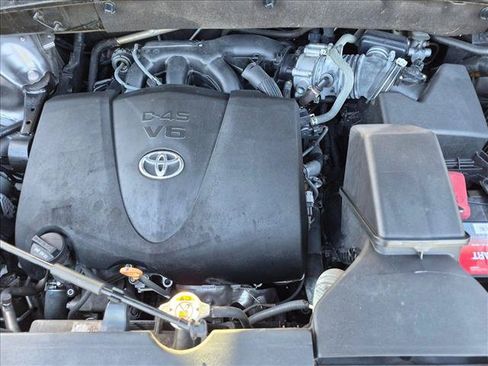 Used 2018 Toyota Highlander Plus FWD image 22