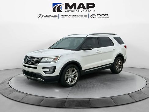 Used 2017 Ford Explorer XLT w/ Equipment Group 202A FWD image 1