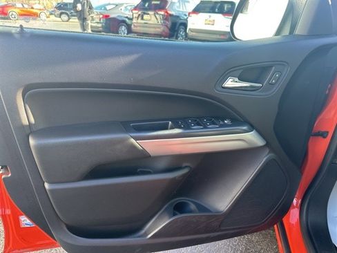 Used 2019 Chevrolet Colorado LT w/ LT Convenience Package image 20