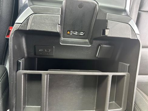 Used 2024 GMC Sierra 2500 SLT w/ SLT Premium Package image 32