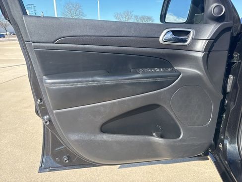 Used 2015 Jeep Grand Cherokee Altitude image 16