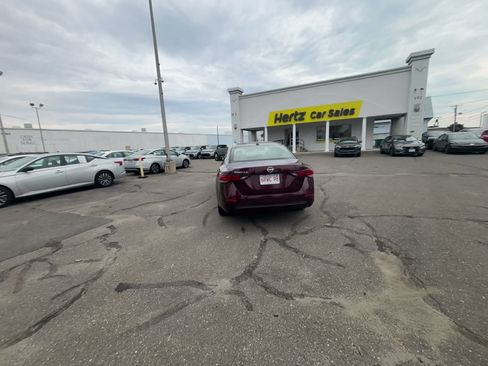 Used 2025 Nissan Sentra SV FWD image 14