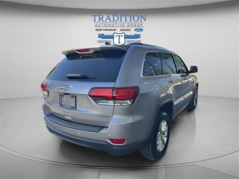 Used 2021 Jeep Grand Cherokee Laredo image 5