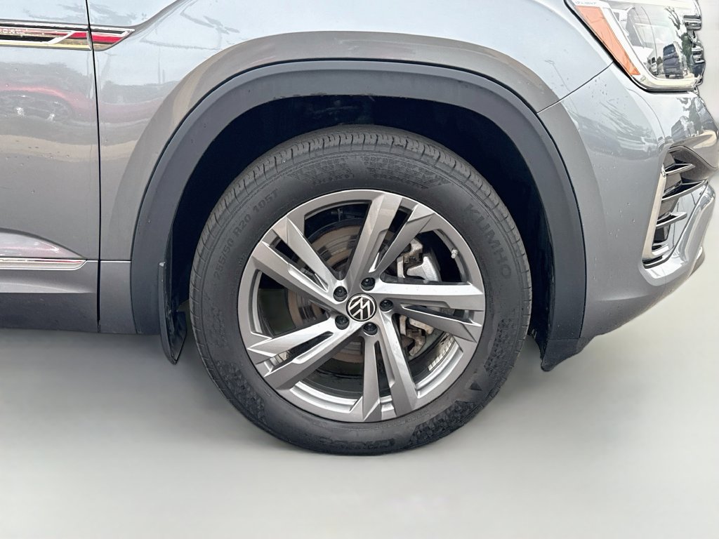 Used 2024 Volkswagen Atlas Cross Sport SEL R-Line AWD/4WD image 25