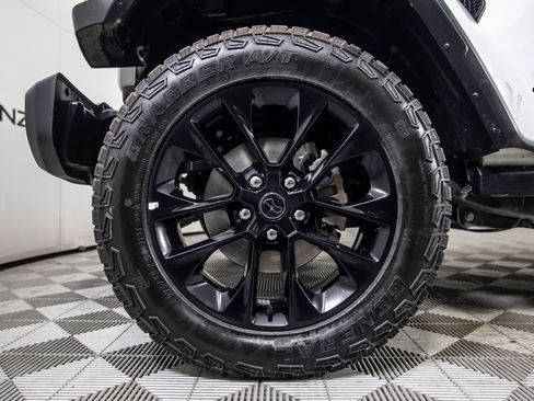 Used 2025 Jeep Gladiator Sport AWD/4WD image 37