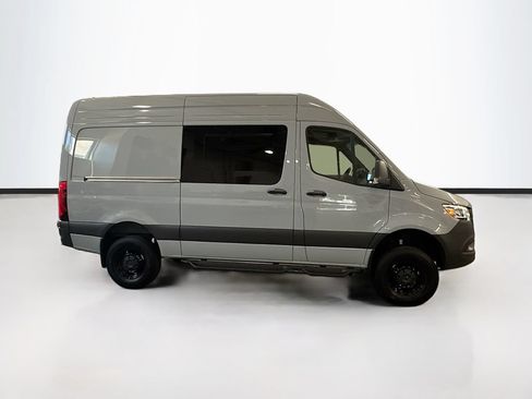 Used 2024 Mercedes-Benz Sprinter 2500 image 4