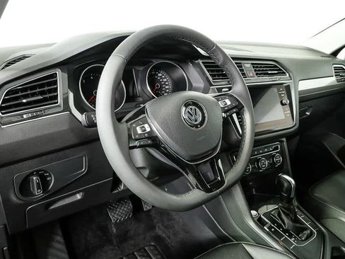 Used 2020 Volkswagen Tiguan SE image 4
