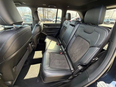 Used 2023 Jeep Grand Cherokee Trailhawk image 16