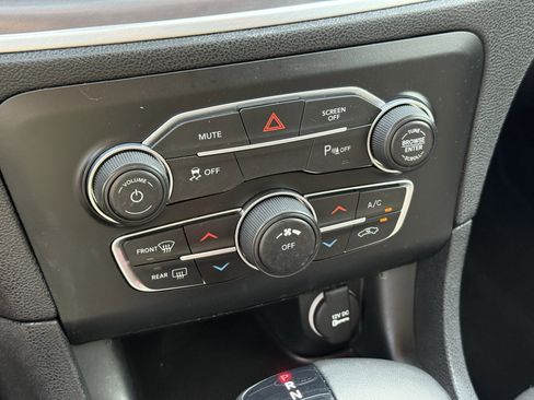 Used 2022 Dodge Charger SXT w/ Blacktop Package image 22