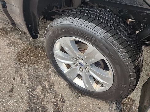 Used 2018 Ford F150 Platinum w/ Technology Package AWD/4WD image 5