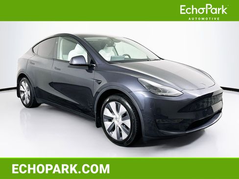 Used 2024 Tesla Model Y Long Range image 1
