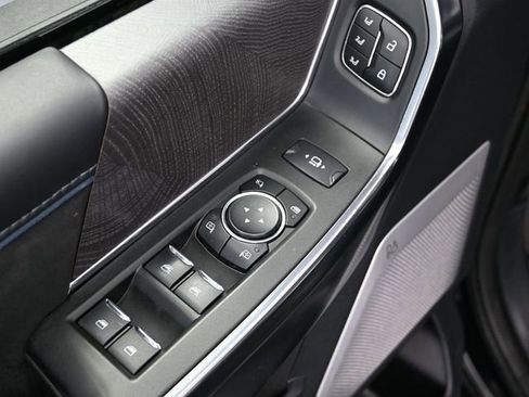 Used 2025 Ford F250 Platinum image 20