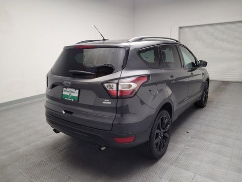 Used 2018 Ford Escape SE w/ SE Sport Appearance Package FWD image 9