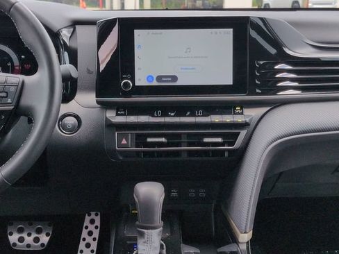 Certified 2025 Toyota Camry SE FWD image 17