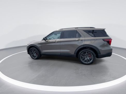 New 2026 Ford Explorer ST-Line w/ ST-Line Street Pack AWD/4WD image 6
