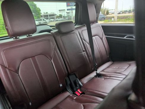 Used 2024 Ford Expedition Limited AWD/4WD image 30