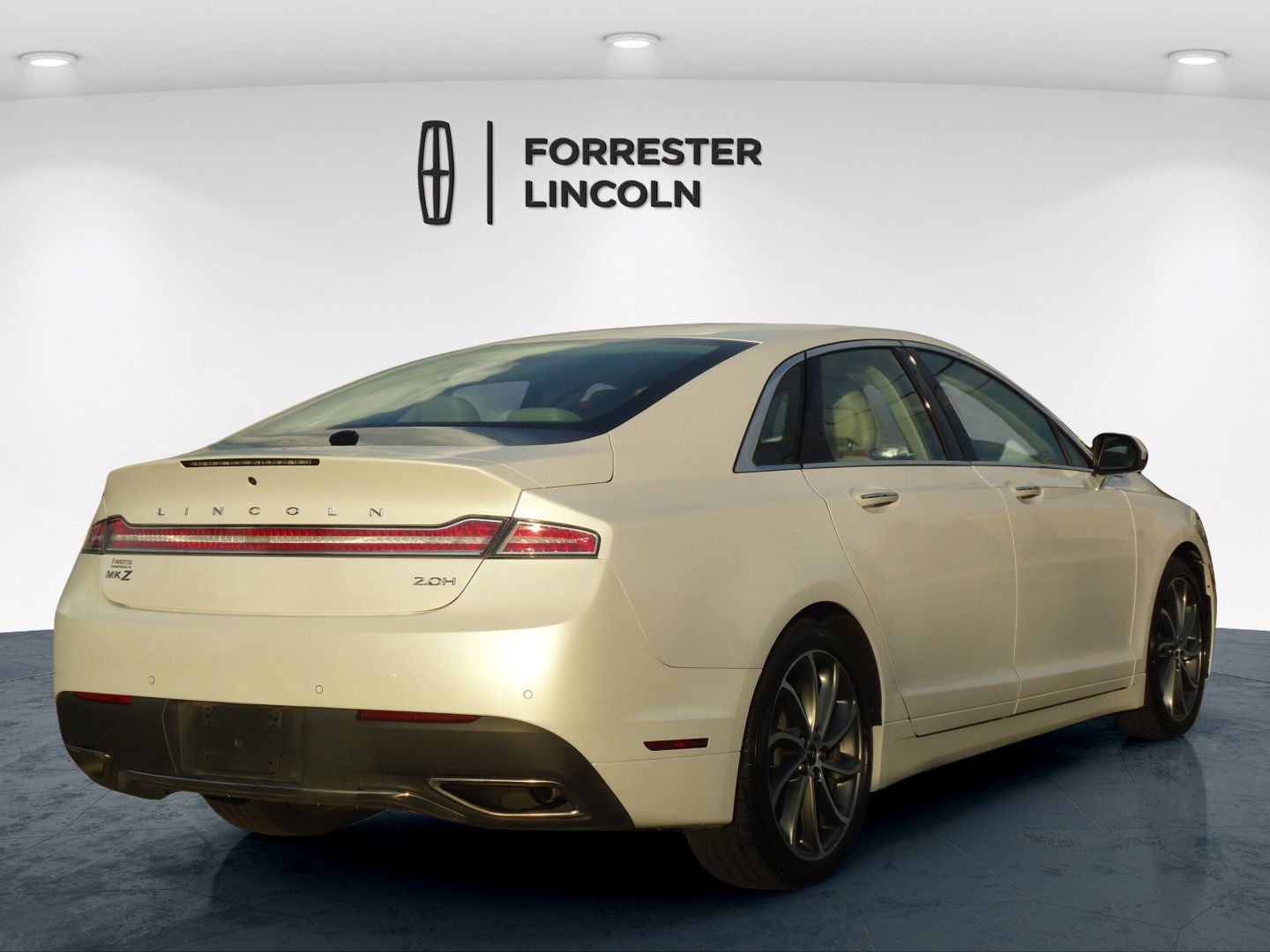 Used 2019 Lincoln MKZ Reserve w/ Reserve Plus Package FWD image 3