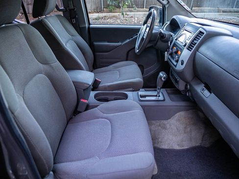 Used 2017 Nissan Frontier SV w/ SV Value Truck Package image 27