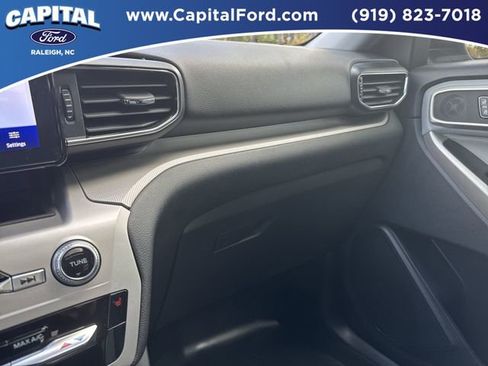 Certified 2022 Ford Explorer XLT w/ Equipment Group 202A image 27