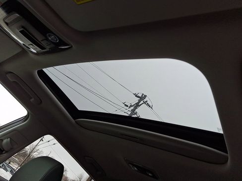 Certified 2025 Kia Seltos SX w/ SX Sunroof Package image 15