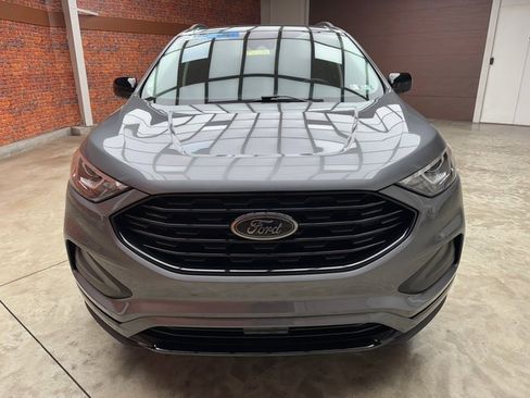 Certified 2023 Ford Edge SE w/ Black Appearance Package image 8