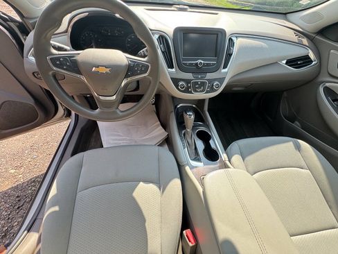 Used 2016 Chevrolet Malibu LT FWD image 10