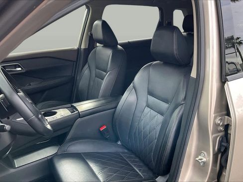 Used 2023 Nissan Rogue Platinum w/ Platinum Premium Package image 7