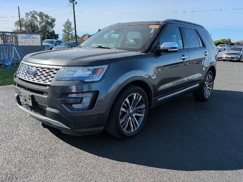Used 2017 Ford Explorer Platinum AWD/4WD image 1